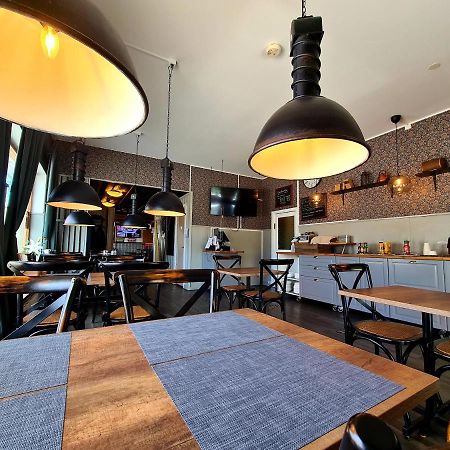 Dala-Jaerna Hotell Och Vandrarhem Eksteriør bilde