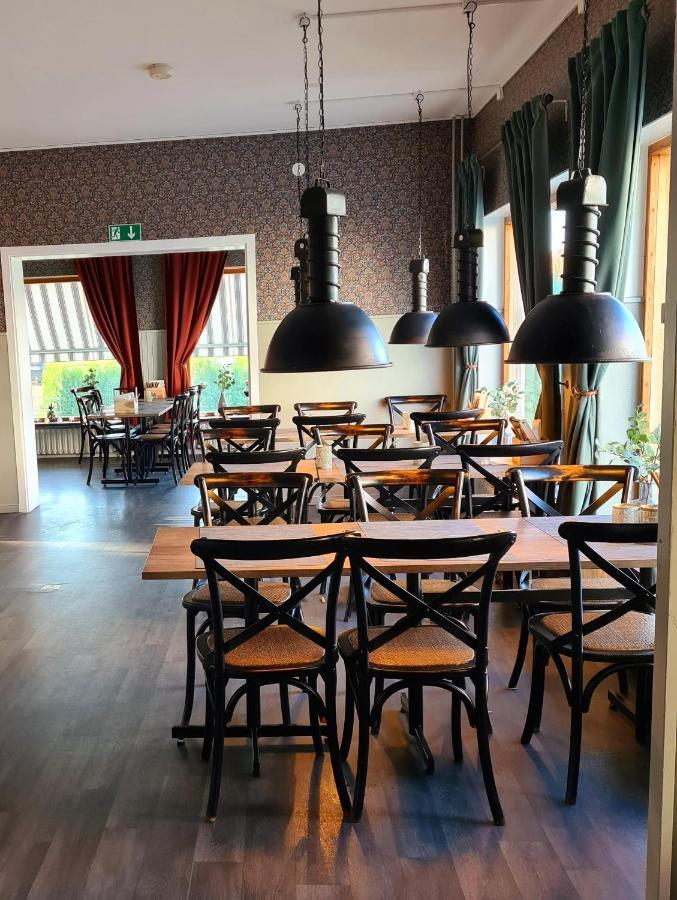 Dala-Jaerna Hotell Och Vandrarhem Eksteriør bilde