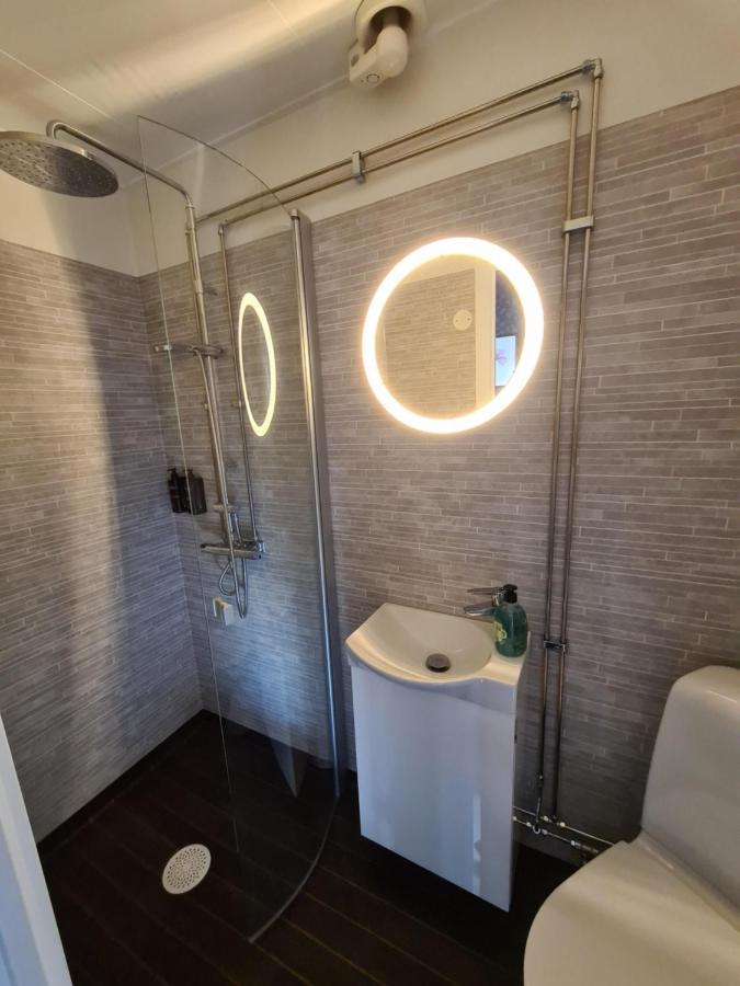 Dala-Jaerna Hotell Och Vandrarhem Eksteriør bilde