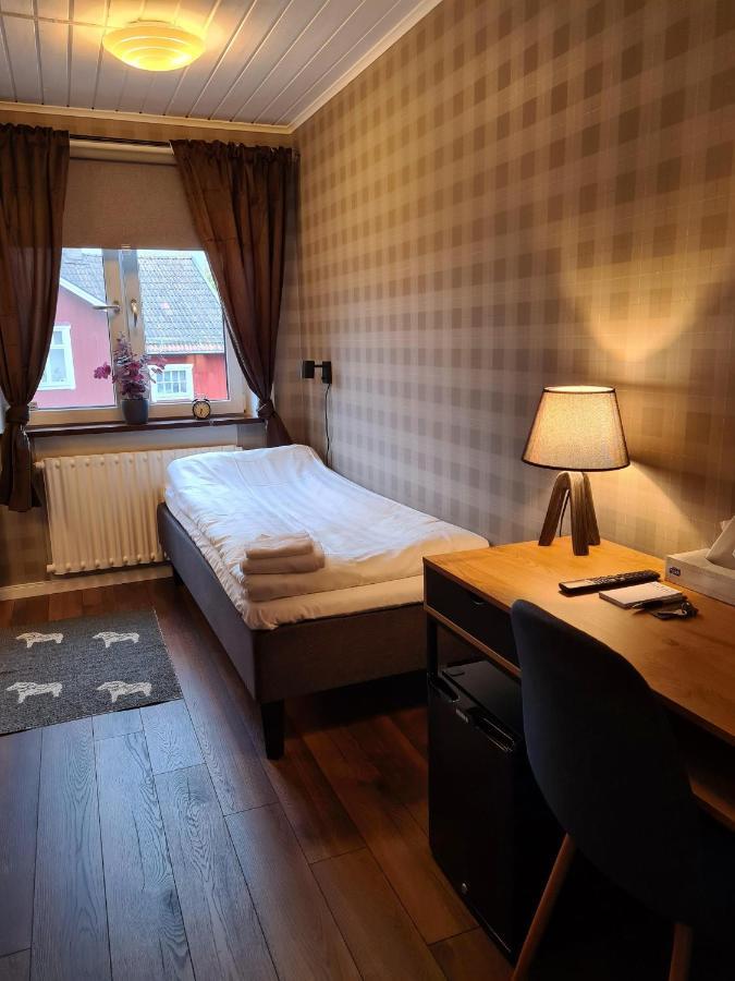 Dala-Jaerna Hotell Och Vandrarhem Eksteriør bilde