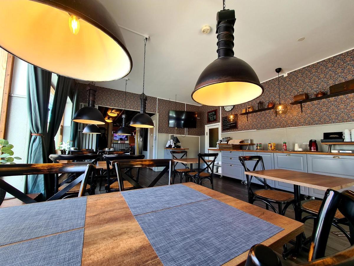 Dala-Jaerna Hotell Och Vandrarhem Eksteriør bilde